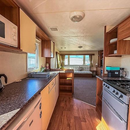 Homely Caravan At Manor Park, Nearby Hunstanton Beach In Norfolk Ref 23039T Exterior foto